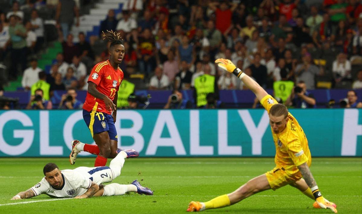 巴萨引援边锋3选1：利物浦神锋标价8000万，6200万西甲边锋再上榜