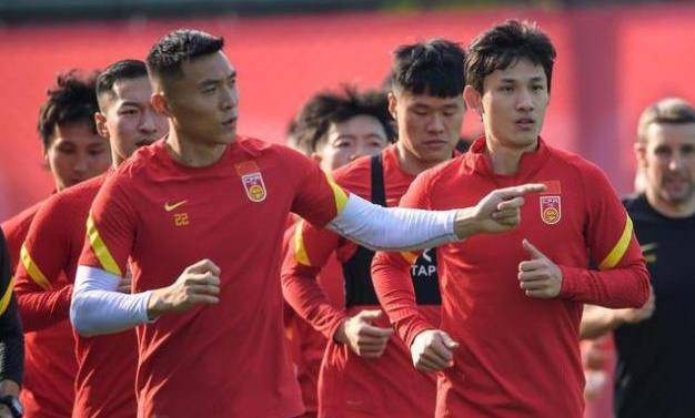 正式官宣！国足主力中锋确认签约法甲欧塞尔，曾攻破沙特队大门