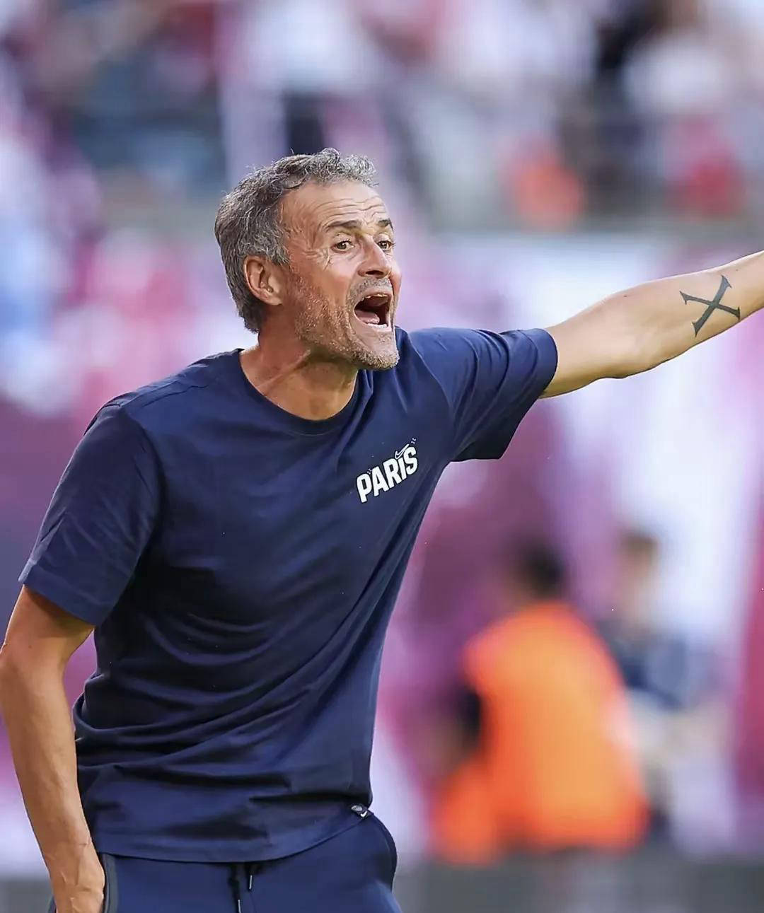 恩里克执教巴黎圣日耳曼：兑现承诺与战术革新