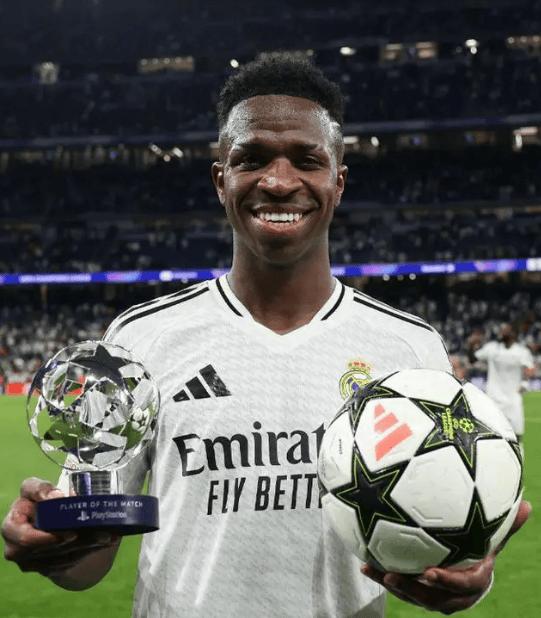 皇马内讧！2亿头牌推迟续约！遭姆巴佩打压，巴黎挖人，酝酿复仇